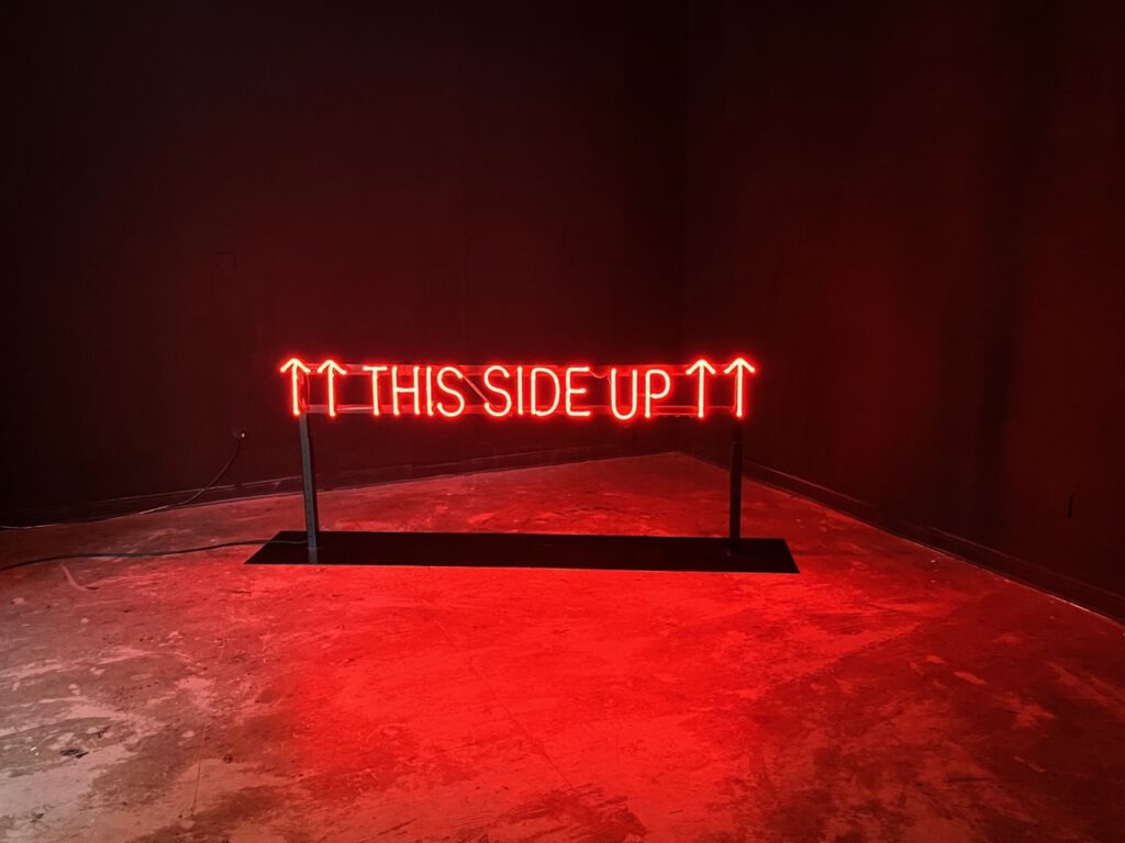 Schscht, THIS SIDE UP
